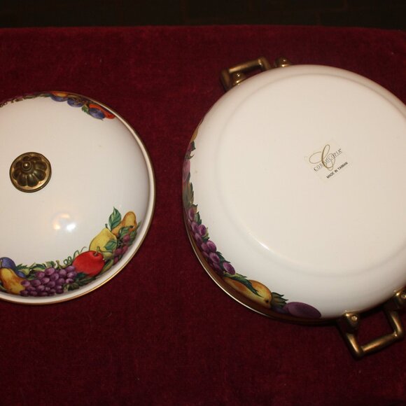 Vintage Enamelware 2 Quart Casserole Dish Dutch Oven Soup Pot and Lid Cornucopia - Picture 4 of 4